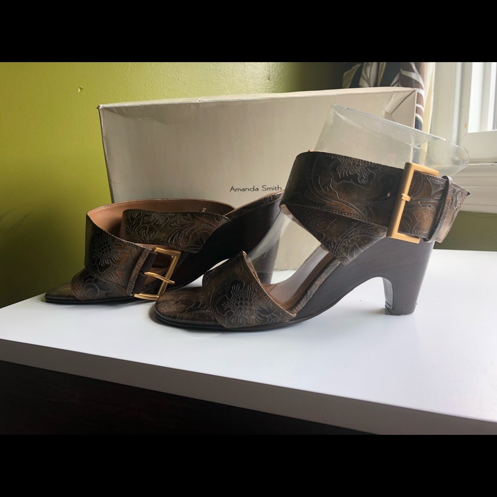 Amanda Smith heels.